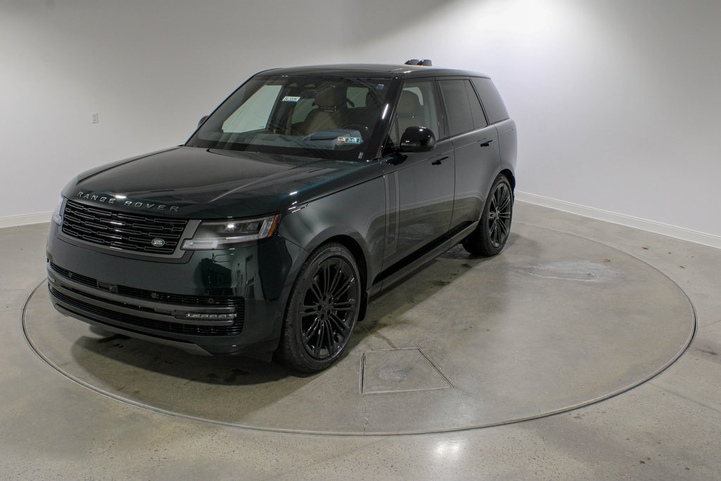 2026 Land Rover Range Rover SE's photo