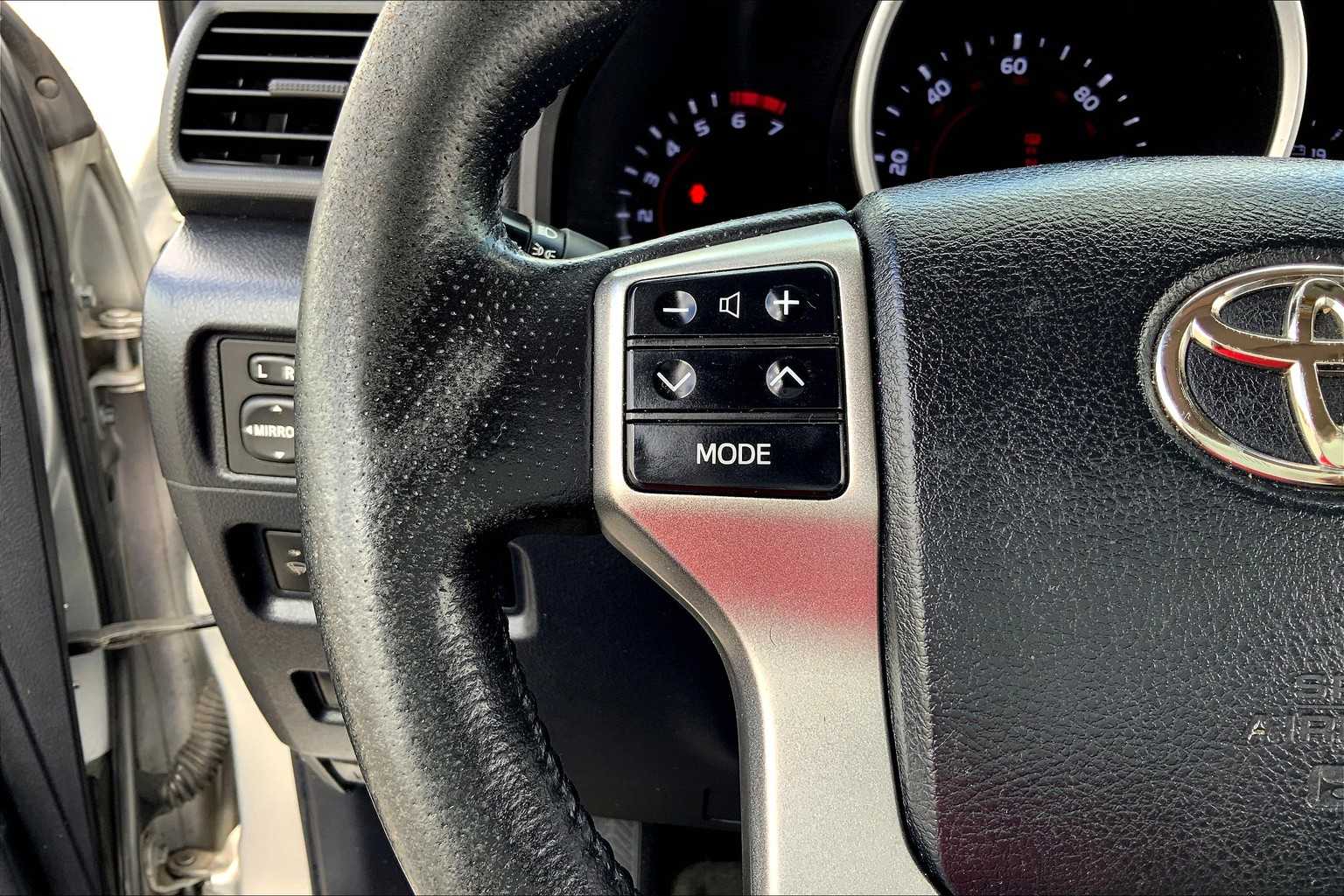 2012 Toyota 4Runner SR5 photo 22