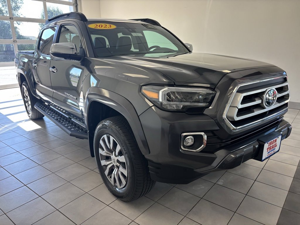 2023 Toyota Tacoma Limited photo 2