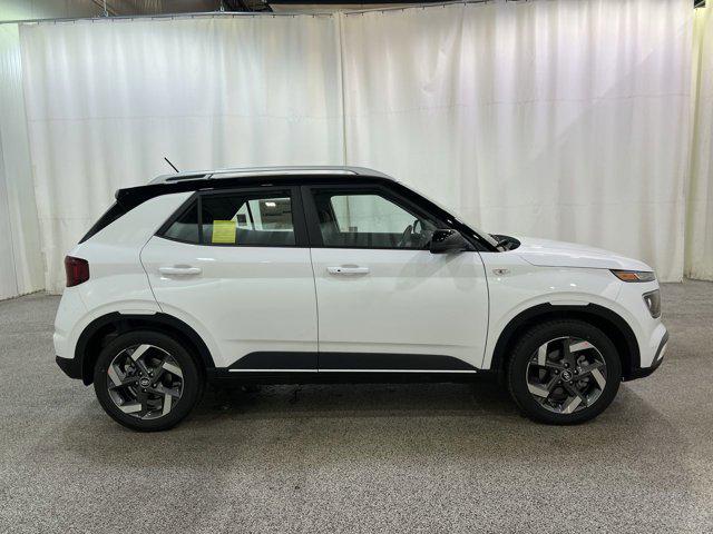 2025 Hyundai Venue Limited photo 4