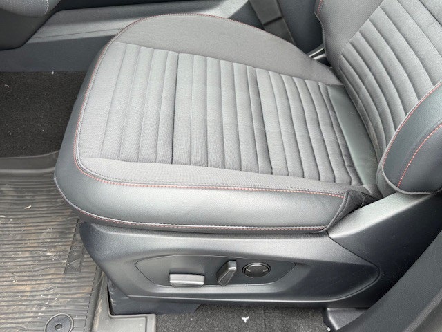 2025 Ford Explorer ST-Line photo 35