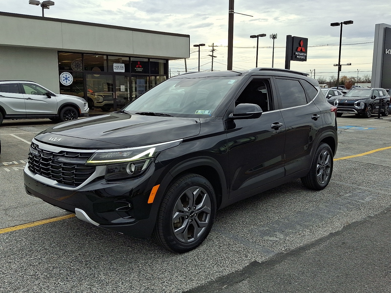 2024 Kia Seltos S photo 3