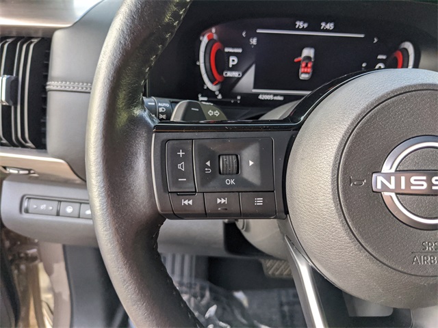 2023 Nissan Pathfinder Platinum photo 30