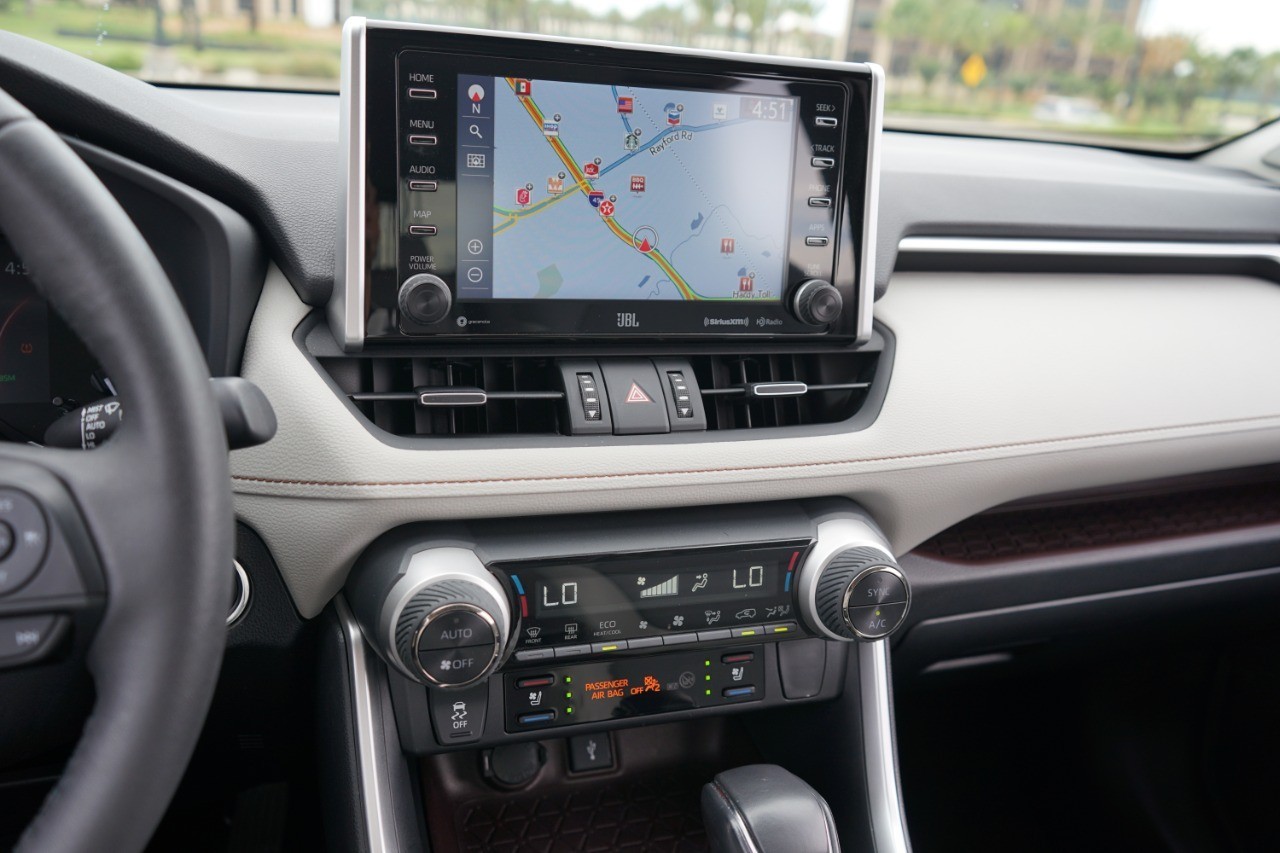 2021 Toyota RAV4 Limited photo 11
