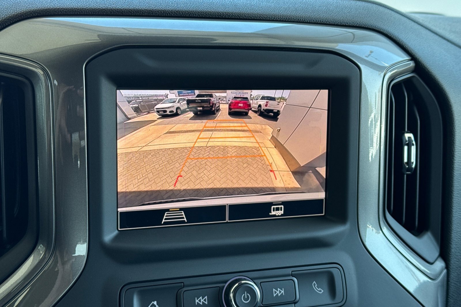2025 Chevrolet Silverado 1500 Custom photo 17