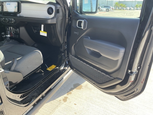 2025 Jeep Gladiator Willys photo 18