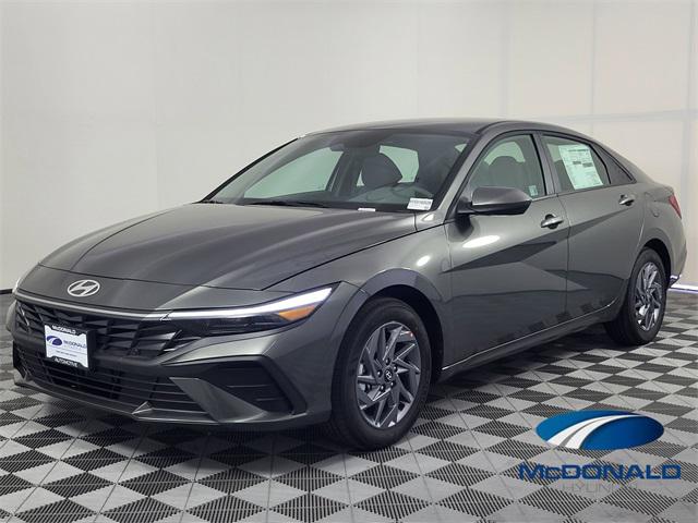 2025 Hyundai Elantra Blue's photo