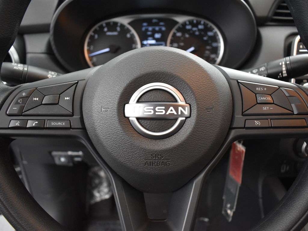 2025 Nissan Versa 1.6 S photo 23