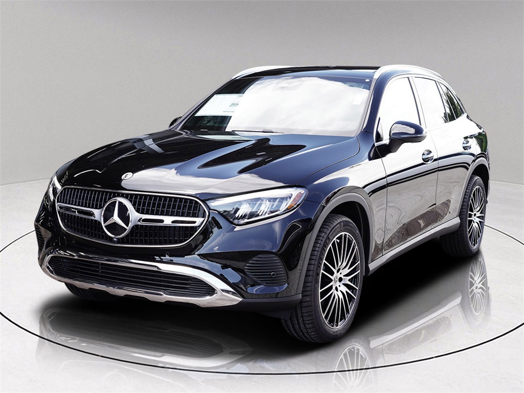 2026 Mercedes Benz GLC 300 photo 3