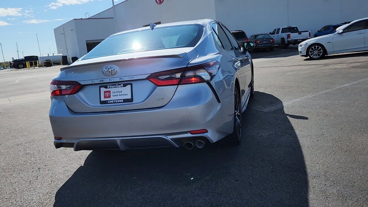 2024 Toyota Camry SE photo 3