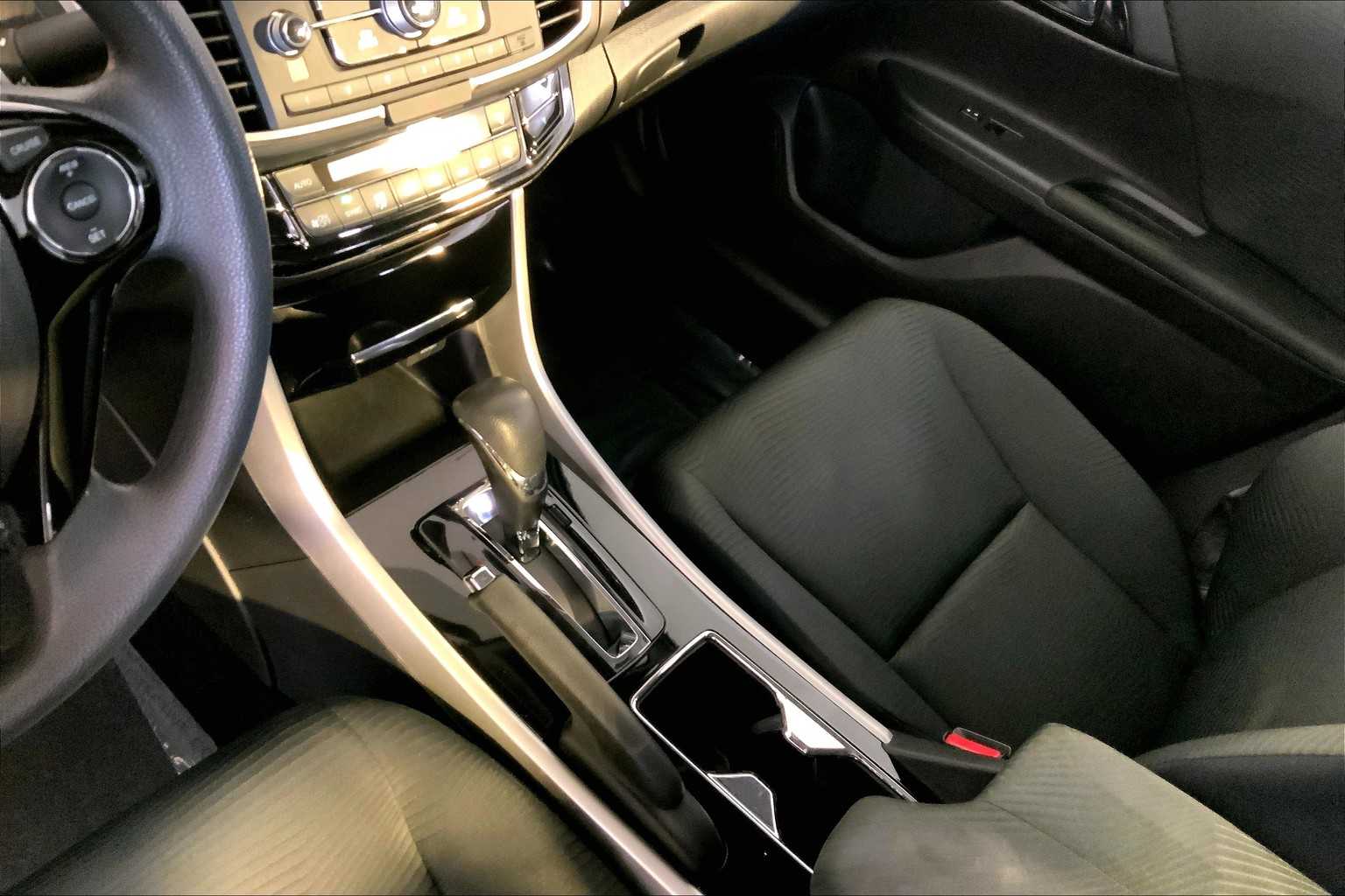 2016 Honda Accord LX photo 15