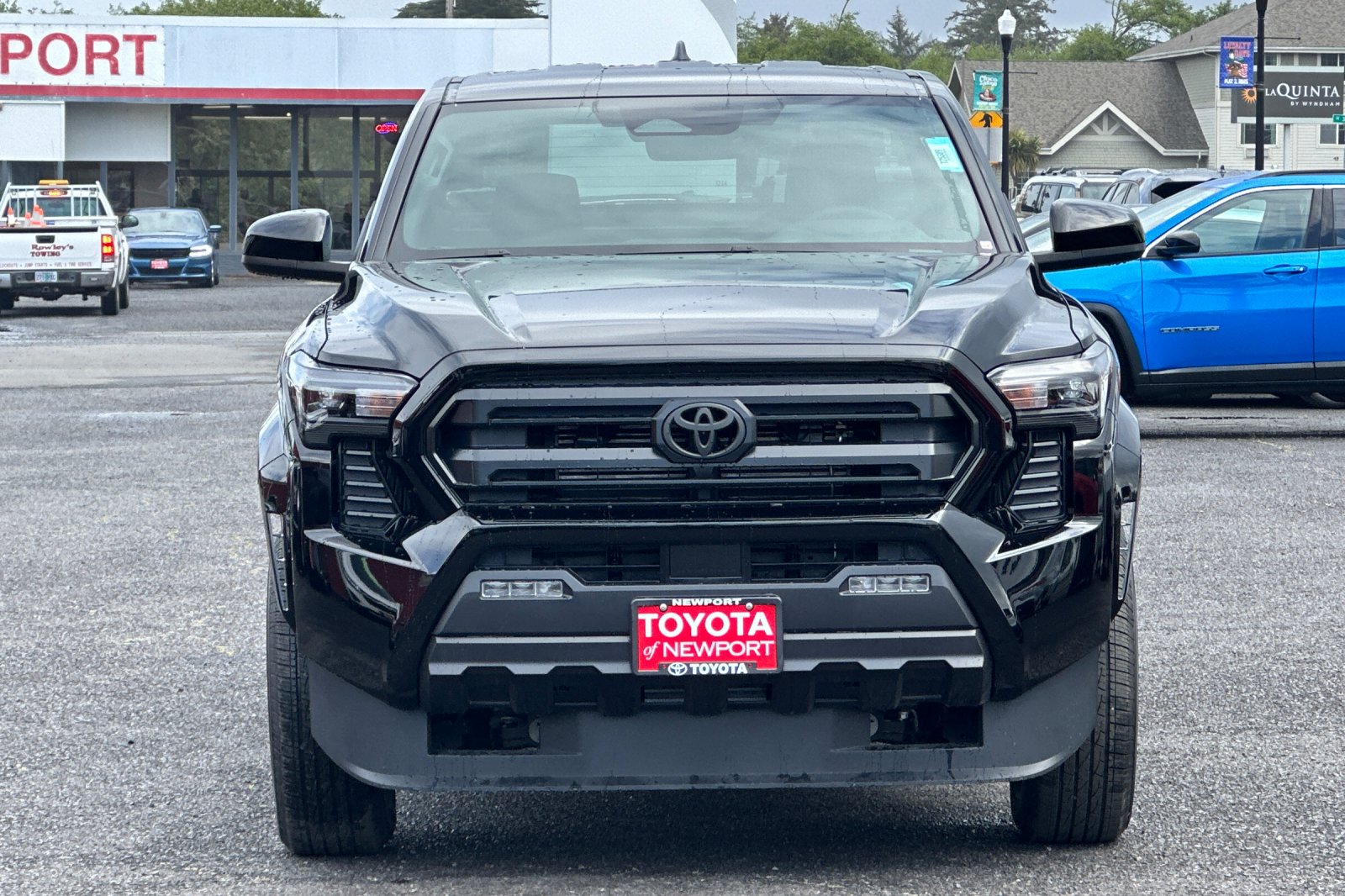 2025 Toyota Tacoma SR5 XtraCab photo 2