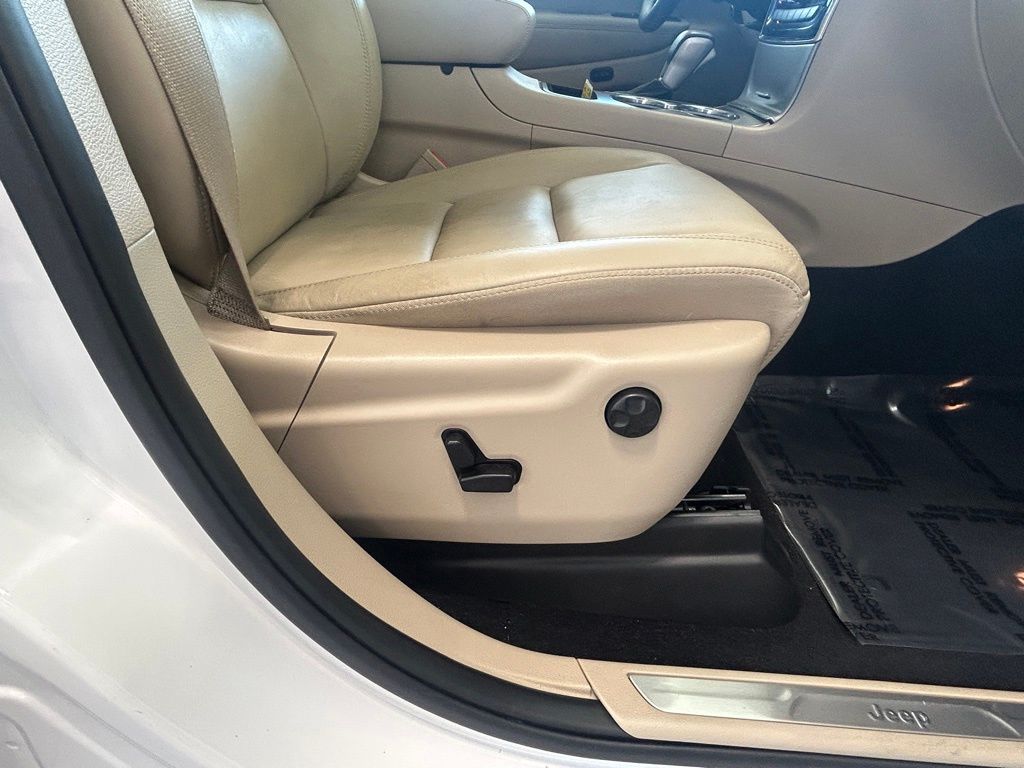 2020 Jeep Grand Cherokee Limited photo 22