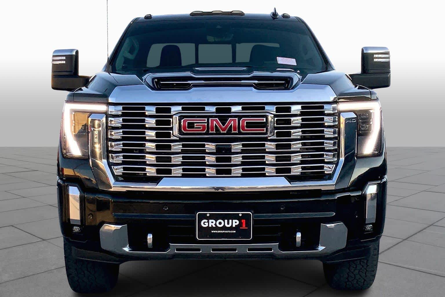 2024 Gmc Sierra 2500 HD Denali photo 3