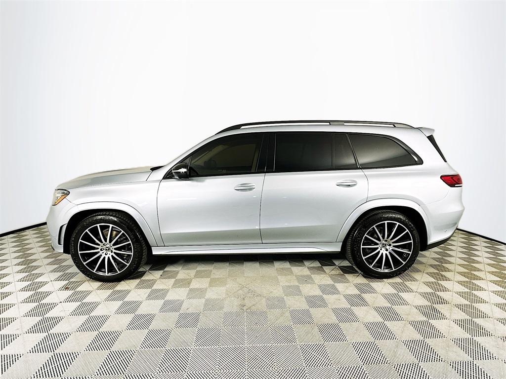 2023 Mercedes Benz GLS 450 4MATIC photo 4
