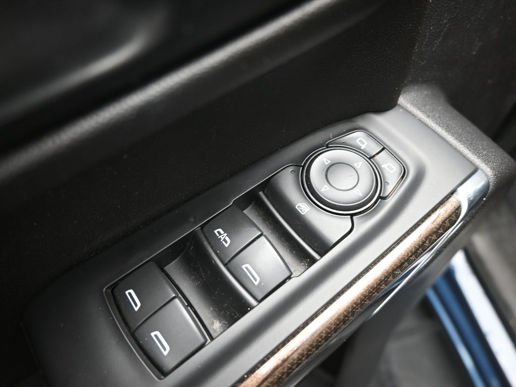 2021 Chevrolet Silverado 1500 LT photo 4