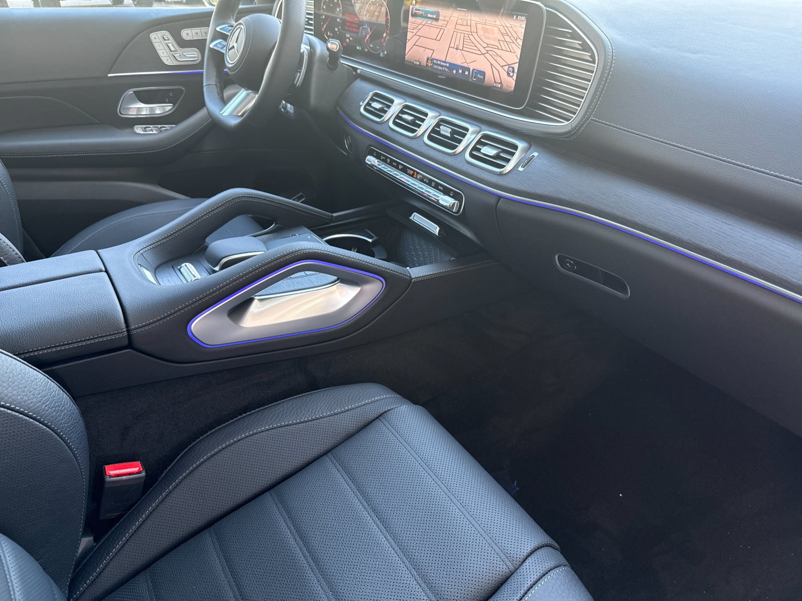 2026 Mercedes Benz GLS 450 4MATIC photo 13