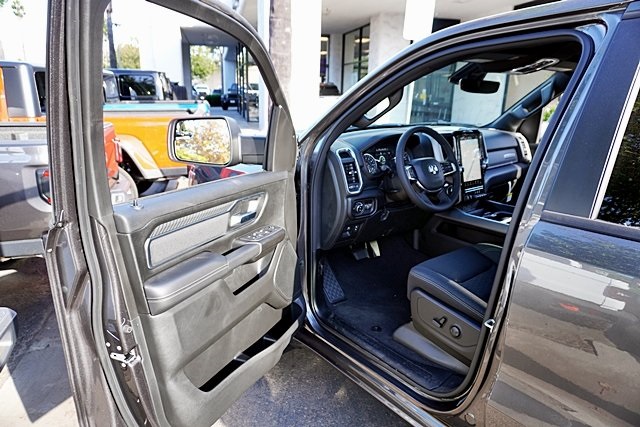 New 2026 Granite Crystal Metallic Clear-Coat Exterior Paint RAM Big Horn/Lone Star image 43