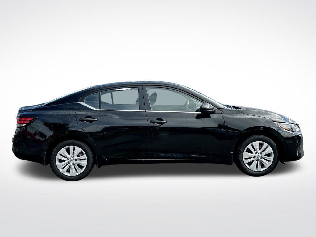 2025 Nissan Sentra S photo 7