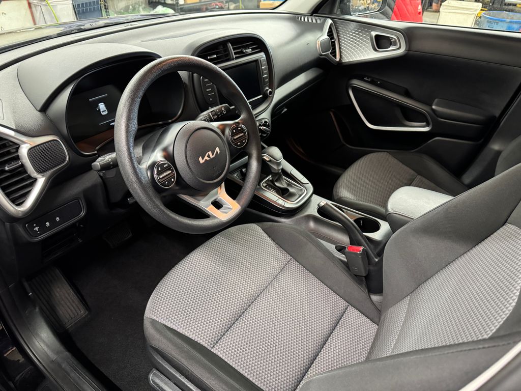 2023 Kia Soul LX photo 9