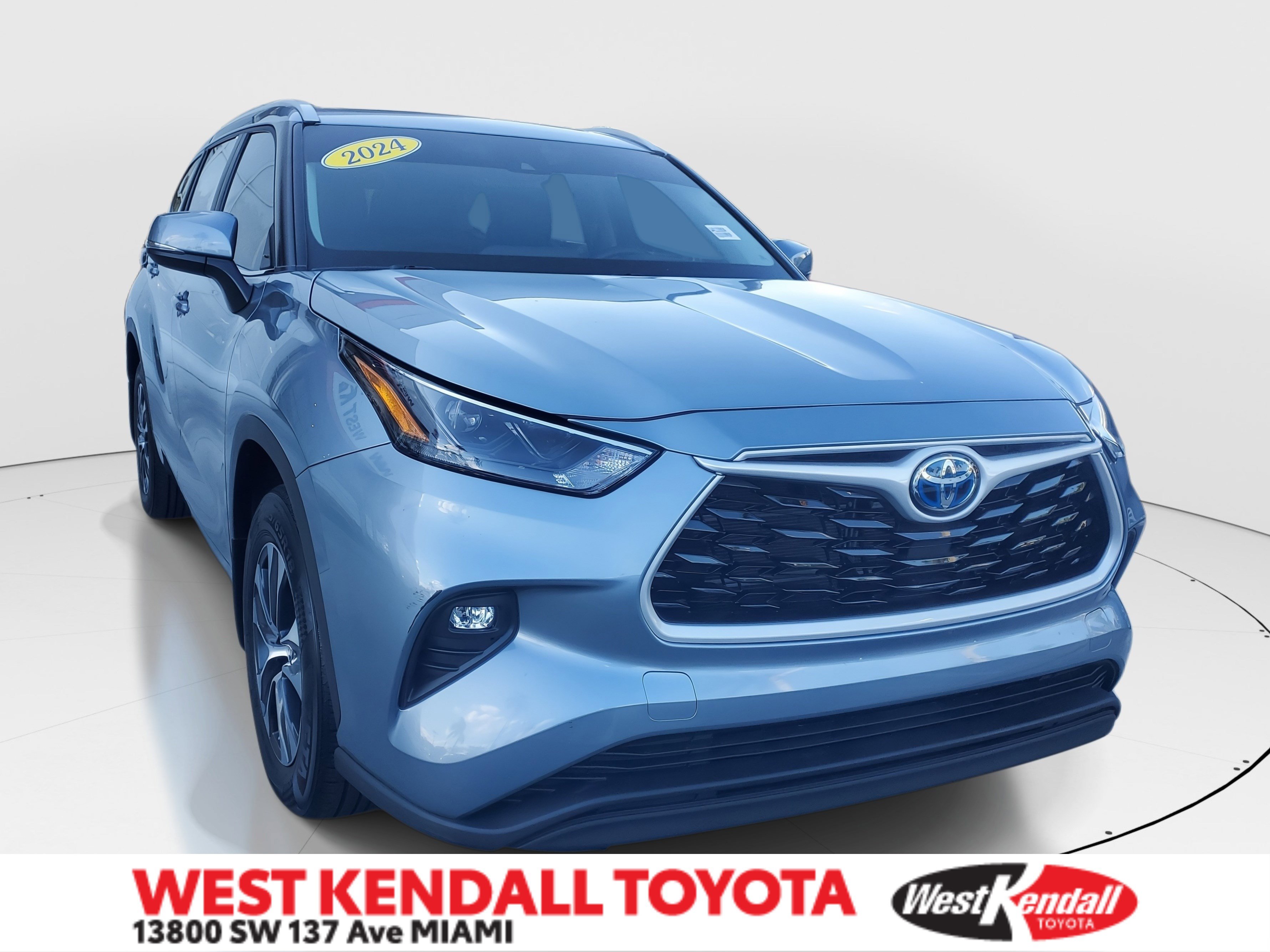 2024 Toyota Highlander XLE's photo