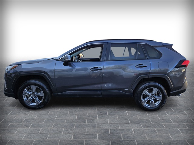 2024 Toyota RAV4 Hybrid XLE photo 2