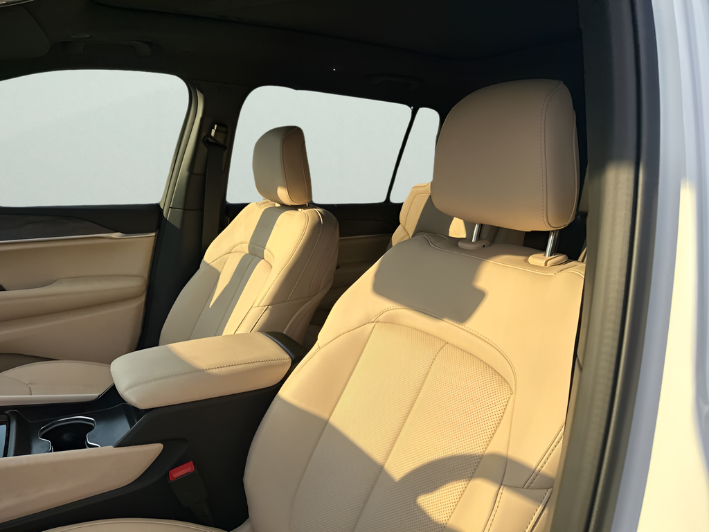 2025 Jeep Grand Cherokee Limited photo 23