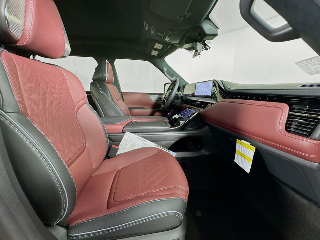 2026 Infiniti QX80 photo 31