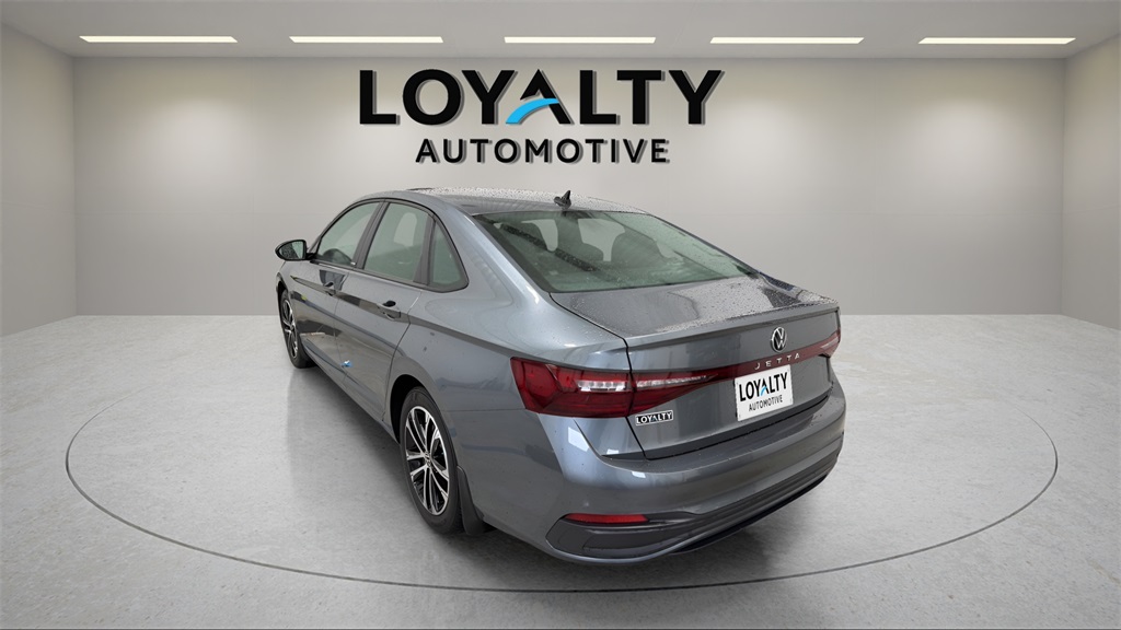 2025 Volkswagen Jetta 1.5T Sport photo 2