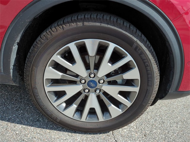 2020 Ford Escape Titanium Hybrid photo 11