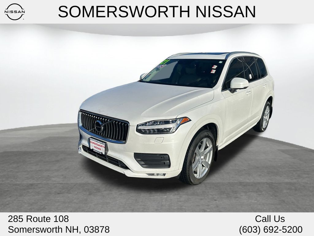 2021 Volvo XC90 Momentum's photo