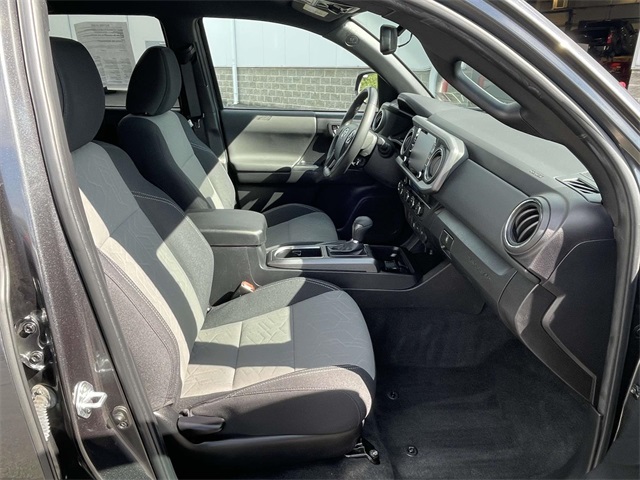 2022 Toyota Tacoma TRD Off-Road photo 30