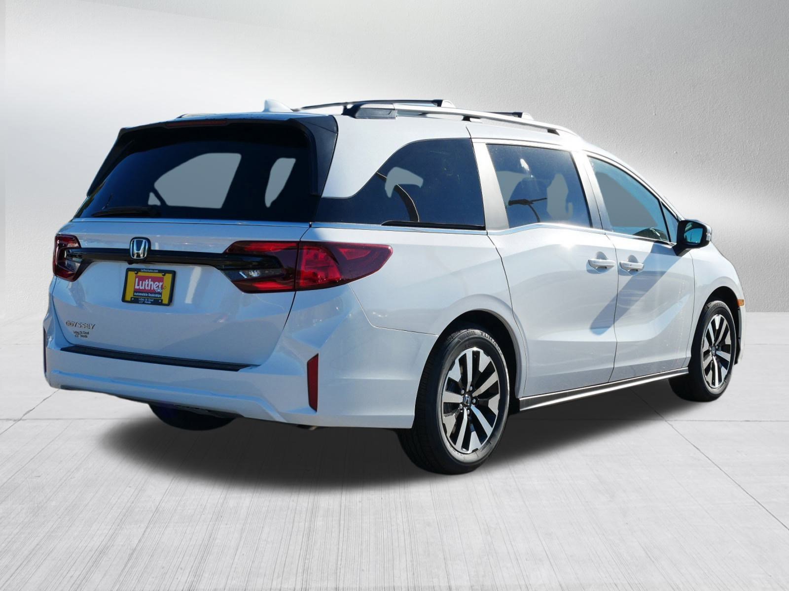 2026 Honda Odyssey EX-L photo 3