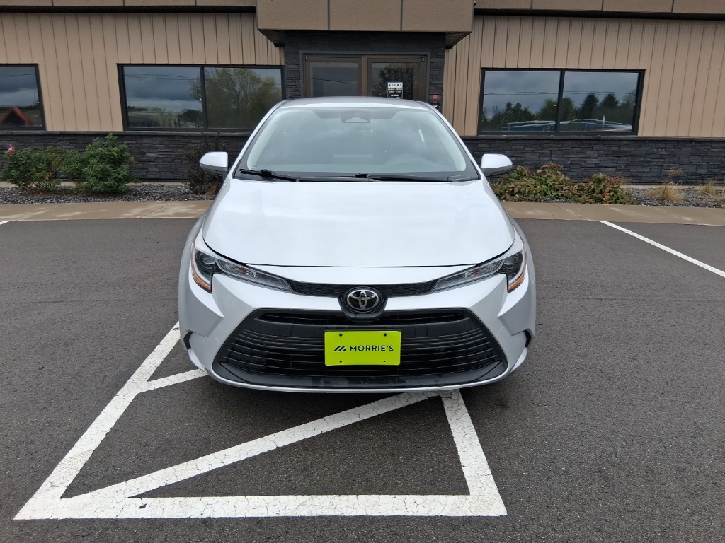 2024 Toyota Corolla LE photo 2