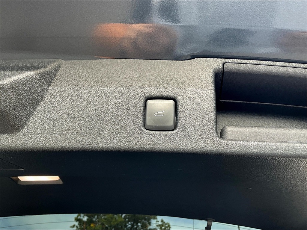 2022 Ford Escape SEL photo 32