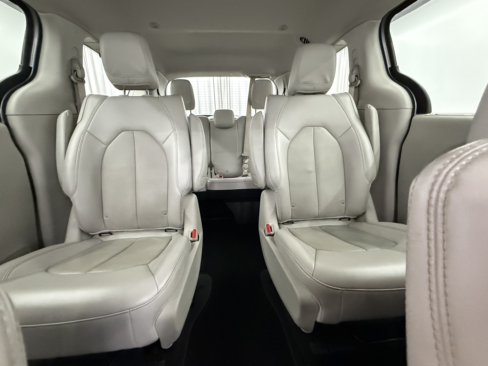 2021 Chrysler Pacifica Hybrid Touring L photo 16