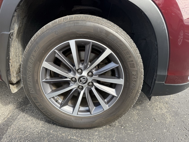 2017 Toyota Highlander XLE photo 3