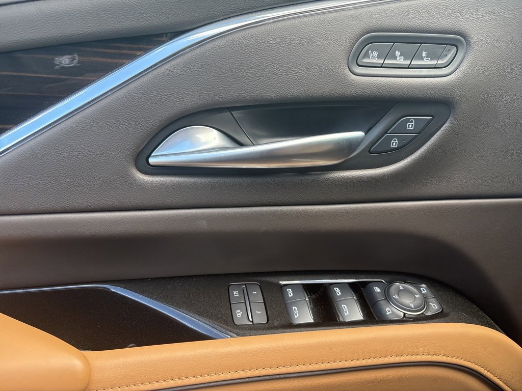 2024 Cadillac Escalade ESV Sport photo 4