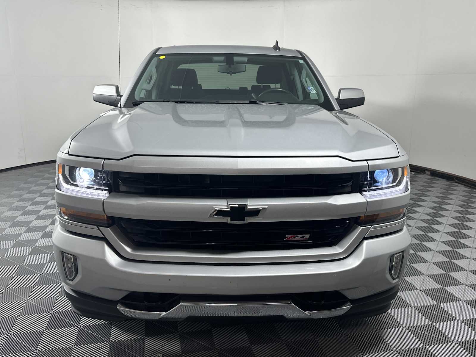 2016 Chevrolet Silverado 1500 LT photo 3