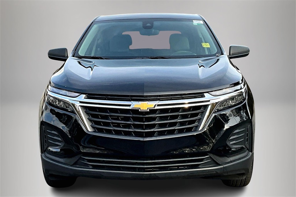 2024 Chevrolet Equinox LS photo 2