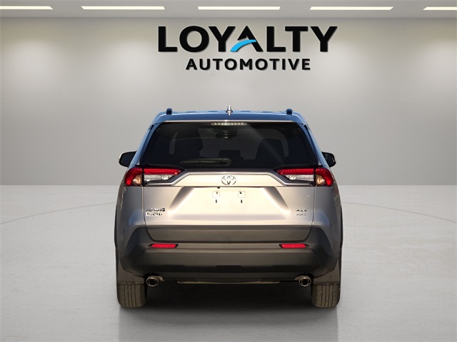 2025 Toyota RAV4 XLE photo 3