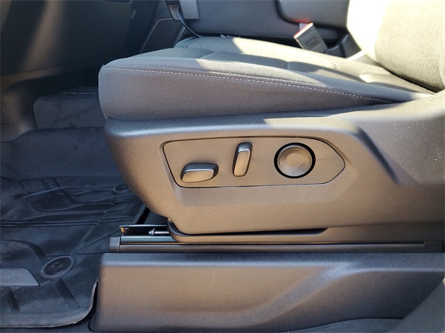 2025 Chevrolet Silverado 1500 LT photo 14