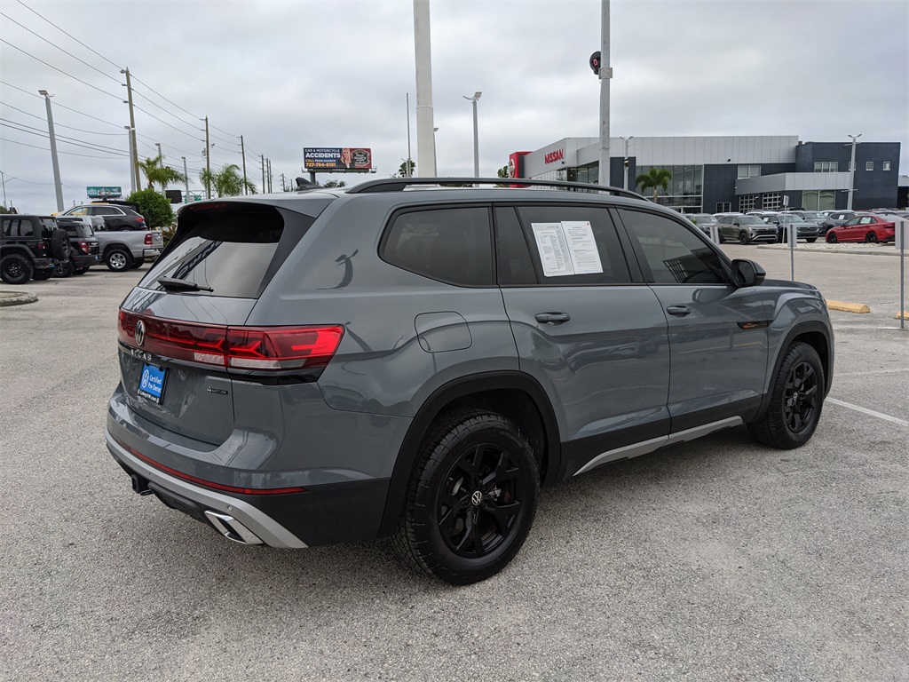 2024 Volkswagen Atlas Peak Edition SEL photo 2