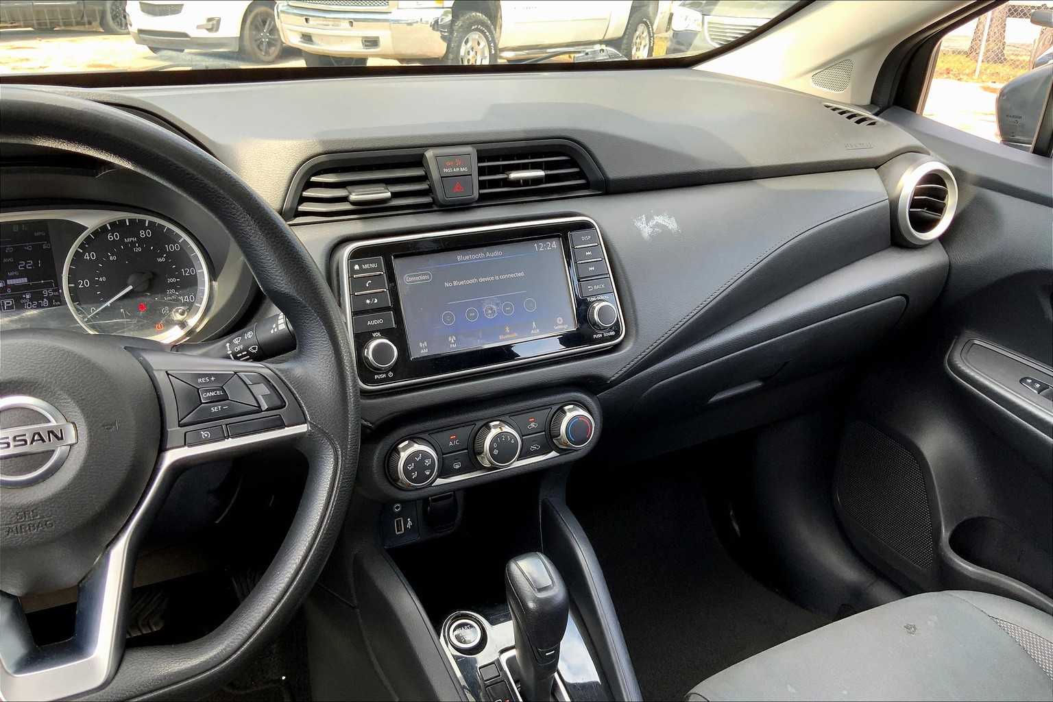 2020 Nissan Versa S photo 6