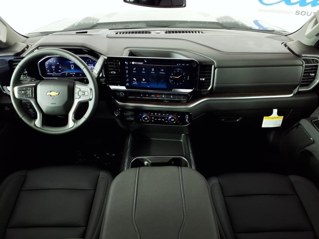 2025 Chevrolet Silverado 2500HD LT photo 3