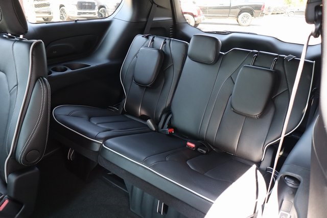 2026 Chrysler Pacifica Limited S Appearance photo 47
