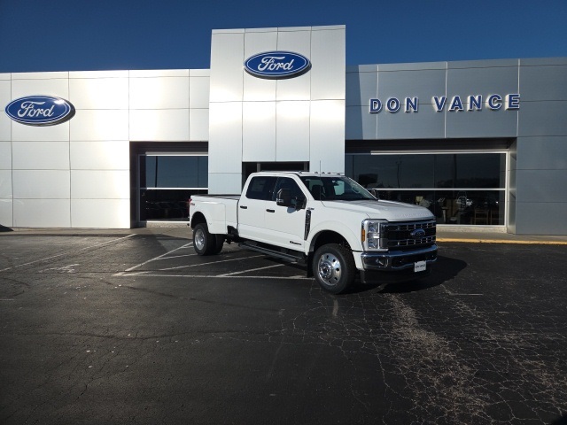 2026 Ford F-450 Super Duty XLT's photo