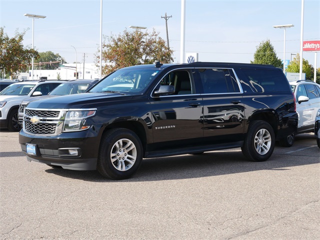 2020 Chevrolet Suburban LT photo 3