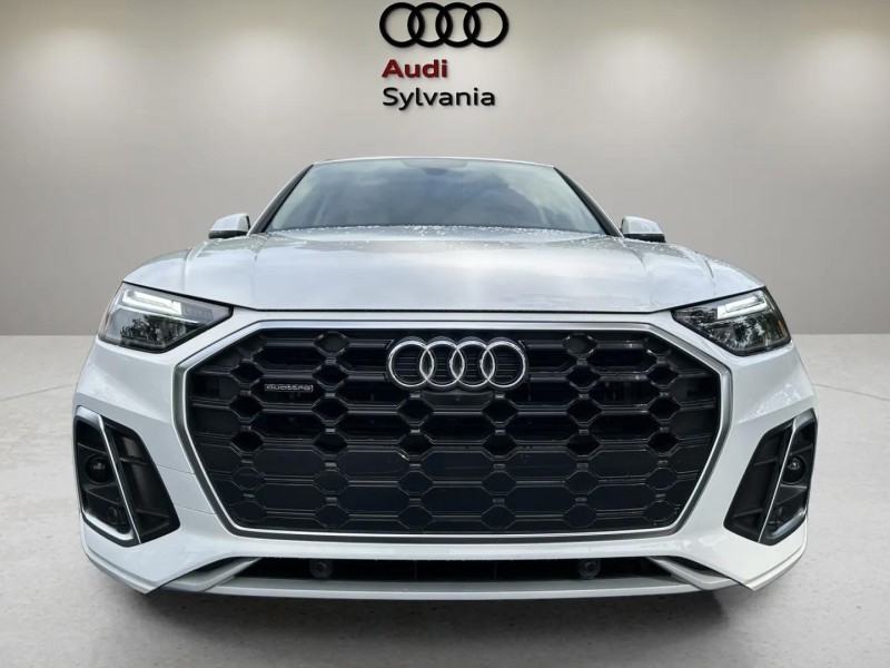 2022 Audi Q5 S line Premium Plus photo 2