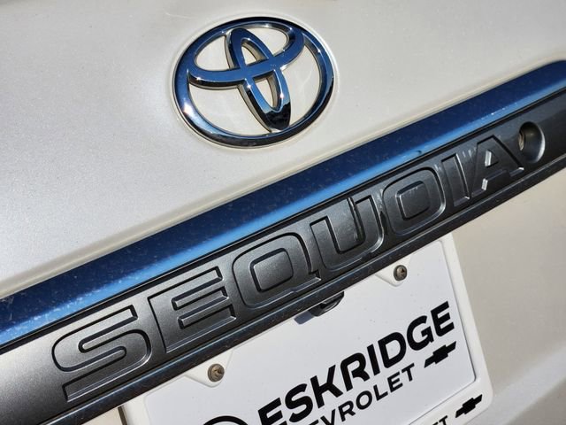 2015 Toyota Sequoia Platinum photo 11